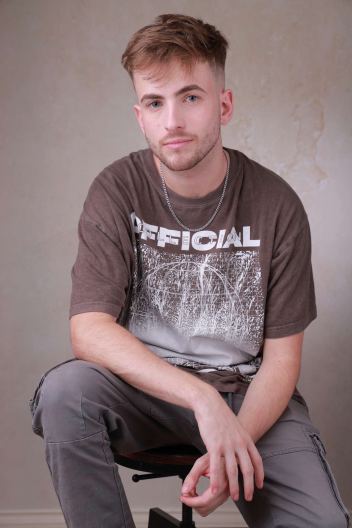 © The Broadway Studio