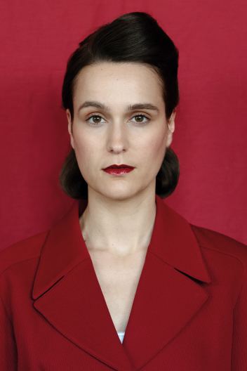 Flora Pauer - English