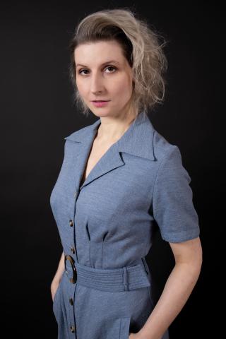 Julia Nika Neviandt - German